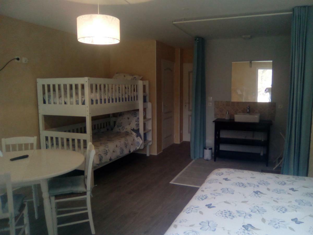 Anneyron Chambre D'Hotes - Le Safran Du Val D'Or מראה חיצוני תמונה