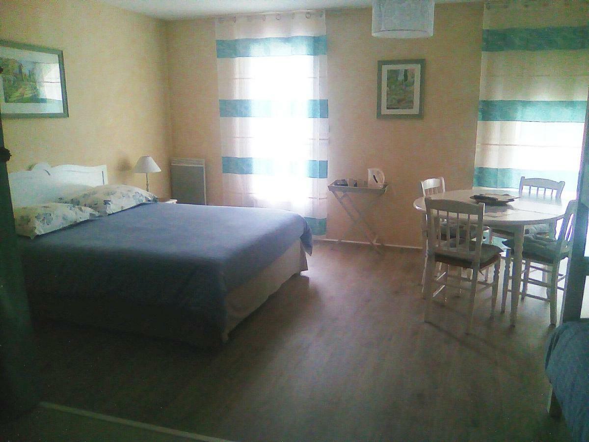 Anneyron Chambre D'Hotes - Le Safran Du Val D'Or מראה חיצוני תמונה